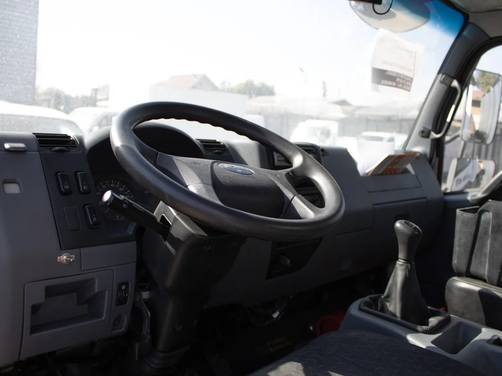 Mitsubishi Fuso Canter 1017 2022 - Imagen 6 de 6