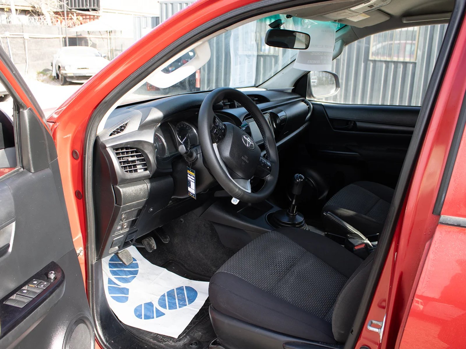 TOYOTA HILUX DOBLE CABINA 2.4 2022 - Imagen 6 de 10