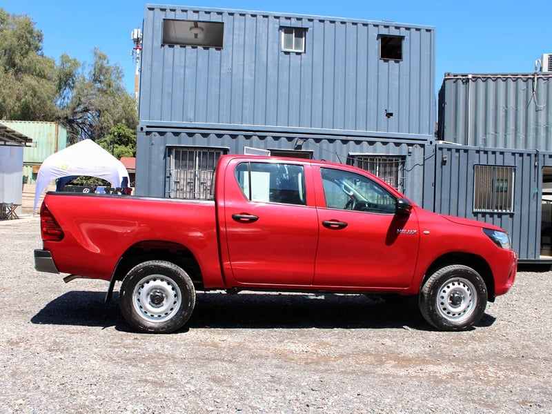 Toyota Hilux 2023 - Imagen 6 de 10