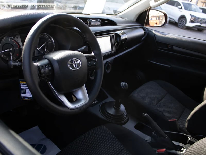 Toyota Hilux 2023 - Imagen 3 de 10