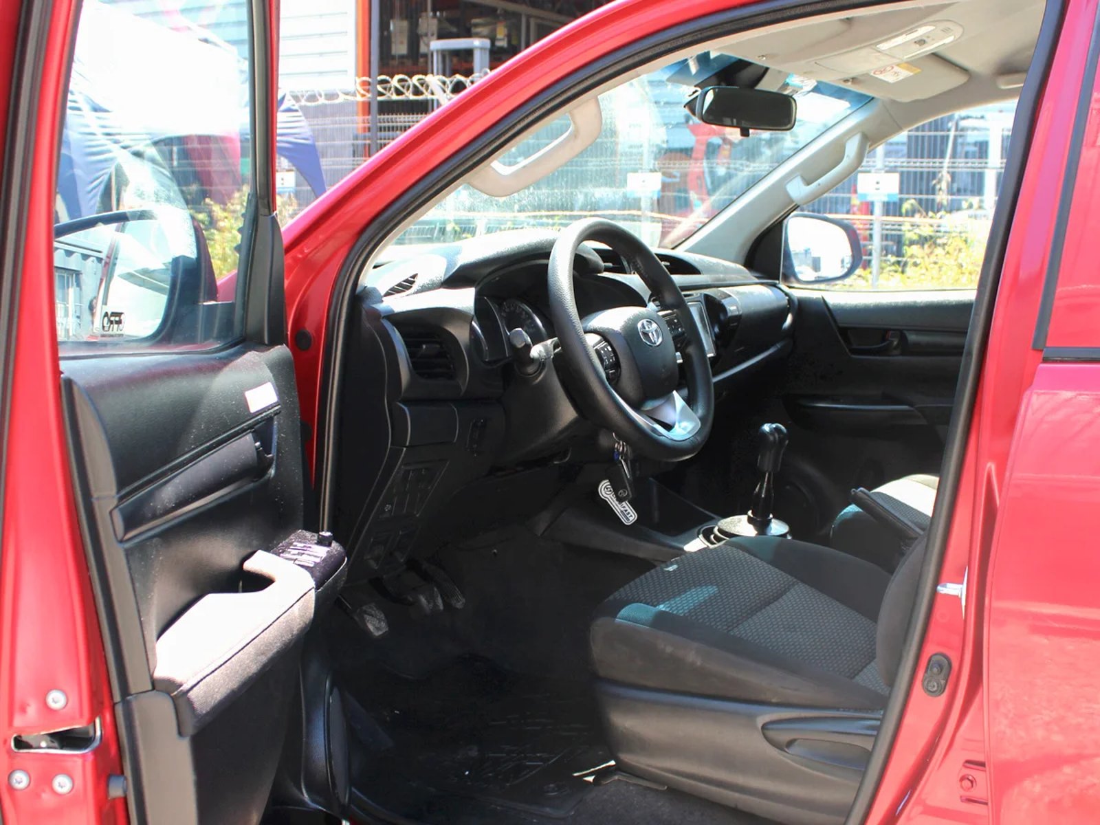 Toyota Hilux 2023 - Foto 4 de 10