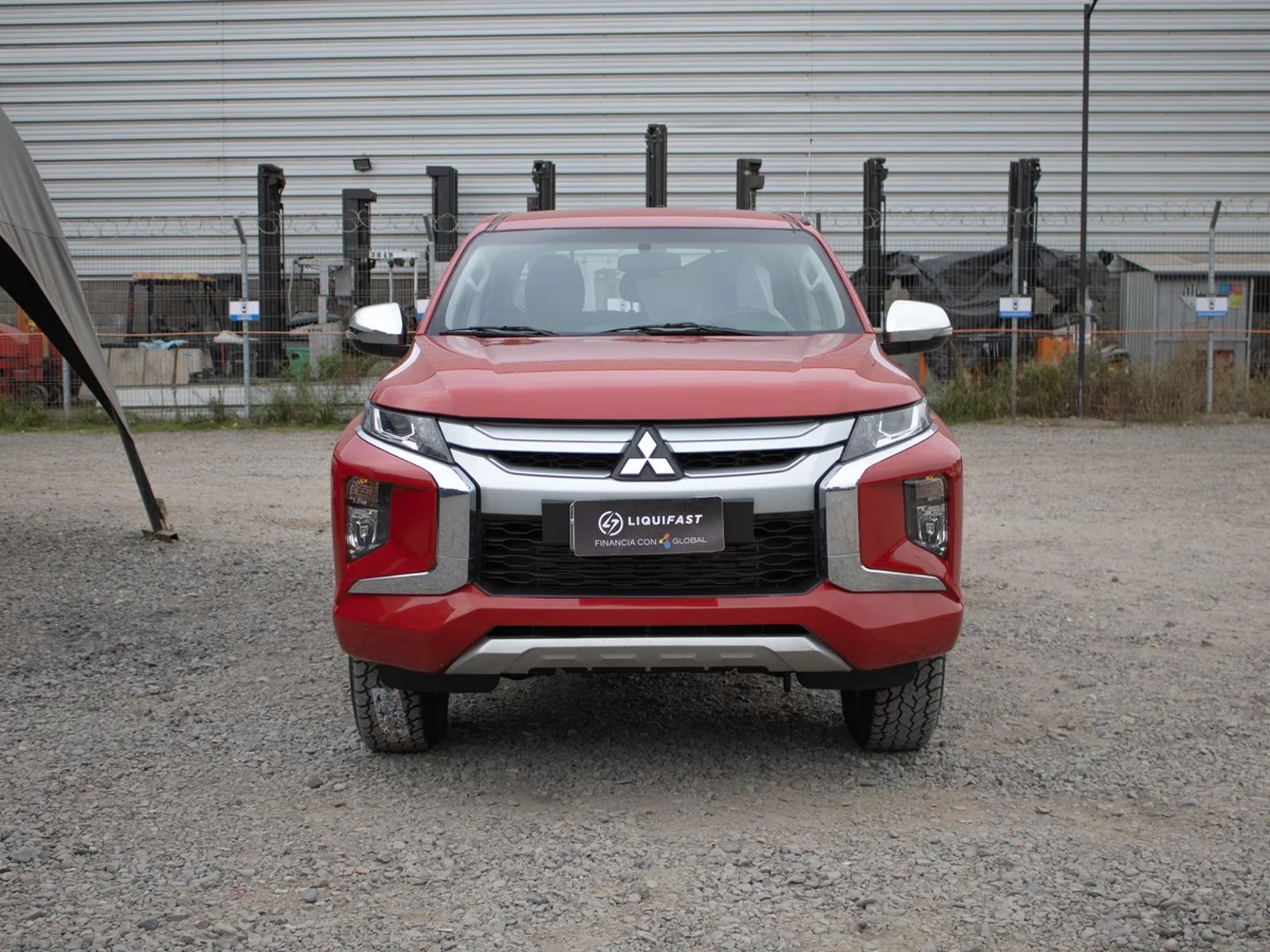 Mitsubishi L200 2022 - Foto 2 de 9