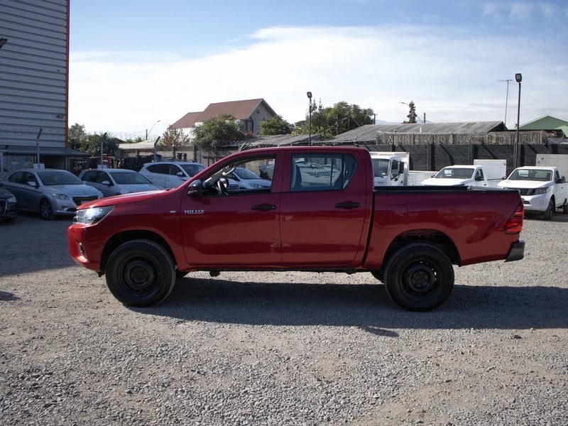 Toyota Hilux 2023 - Imagen 4 de 10
