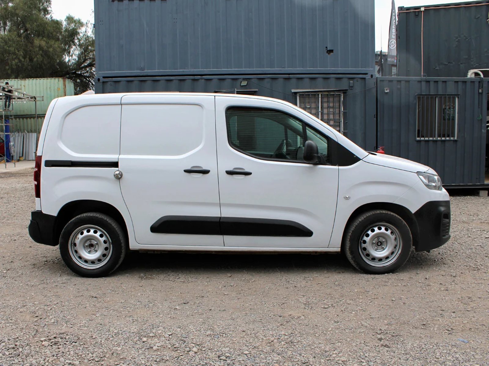 Citroën Berlingo 2024 - Foto 3 de 11