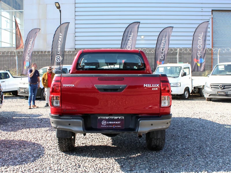 Toyota Hilux 2023 - Imagen 6 de 11