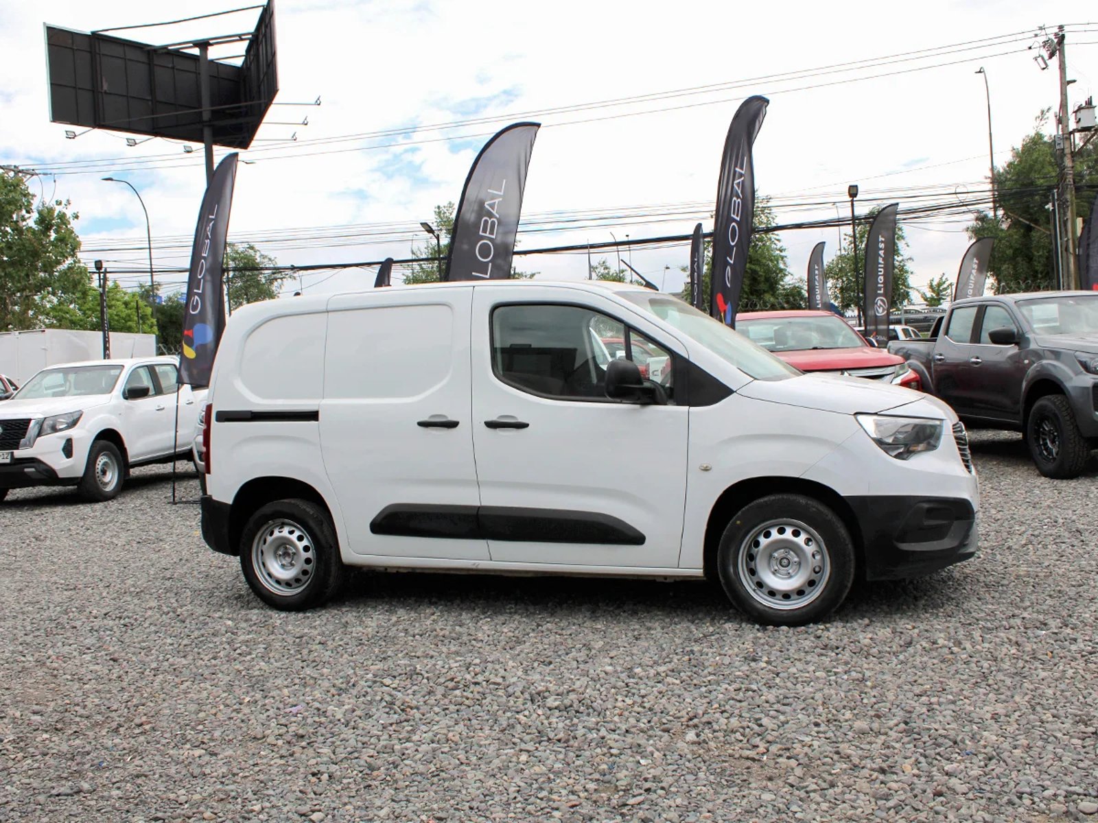 Opel Combo 2023 - Foto 4 de 10