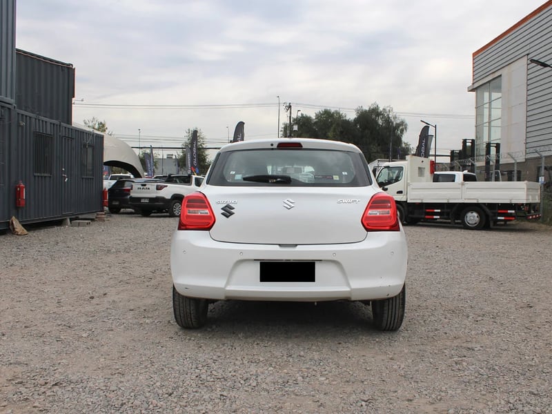 Suzuki Swift 2023 - Imagen 8 de 11