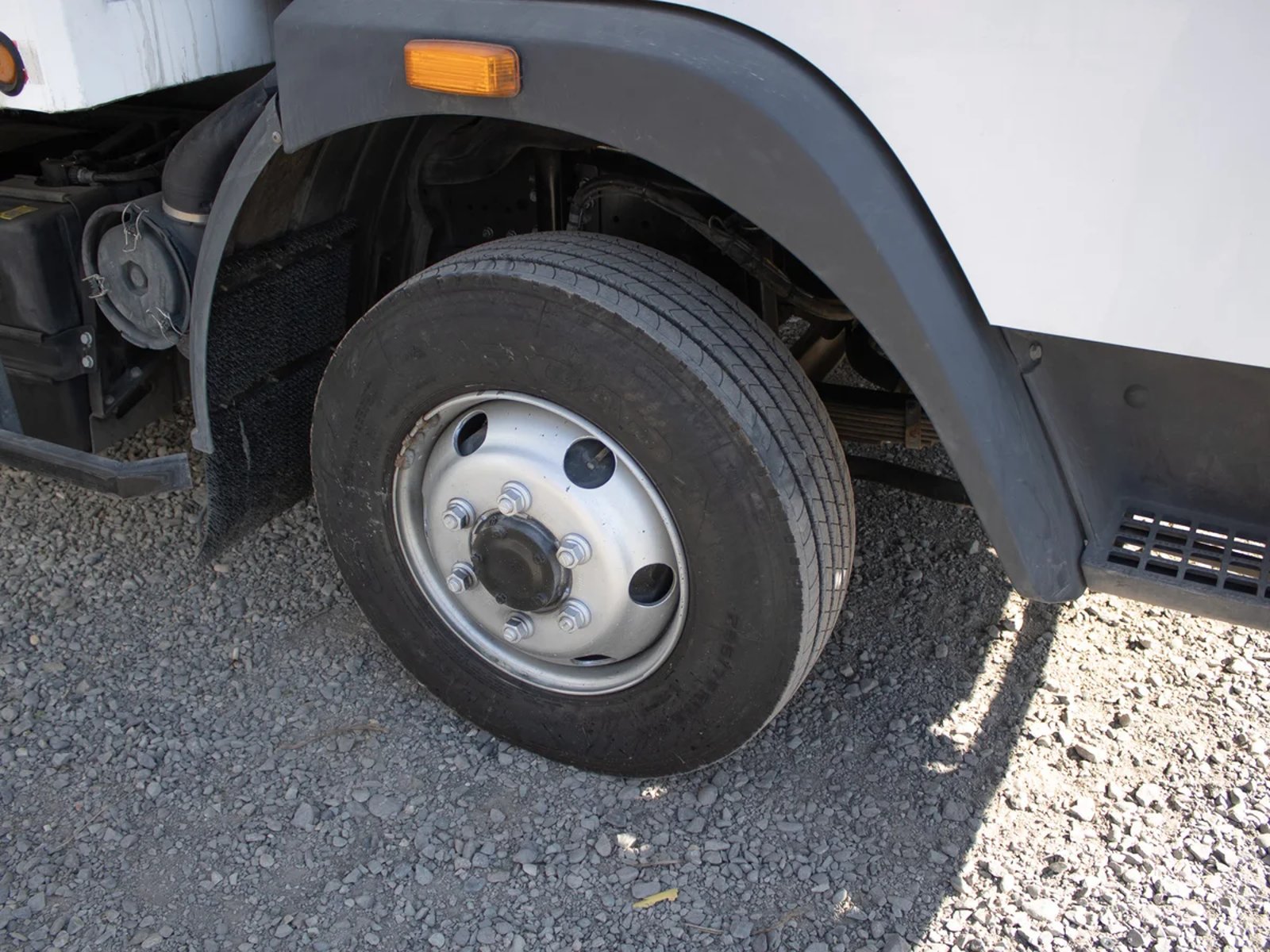 Mitsubishi Fuso Canter 1017 2022 - Foto 5 de 6