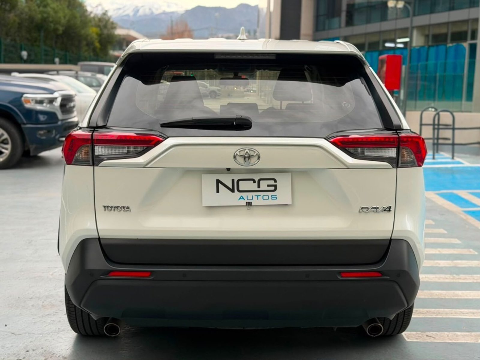 Toyota RAV 4 LE 2.0 AT 2023 - Imagen 5 de 10