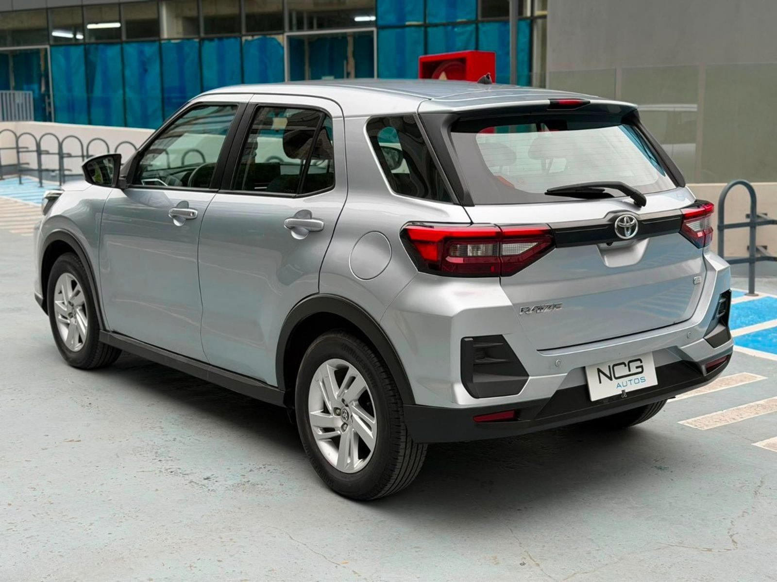 Toyota RAIZE E 1.2 AT 2023 - Imagen 6 de 10