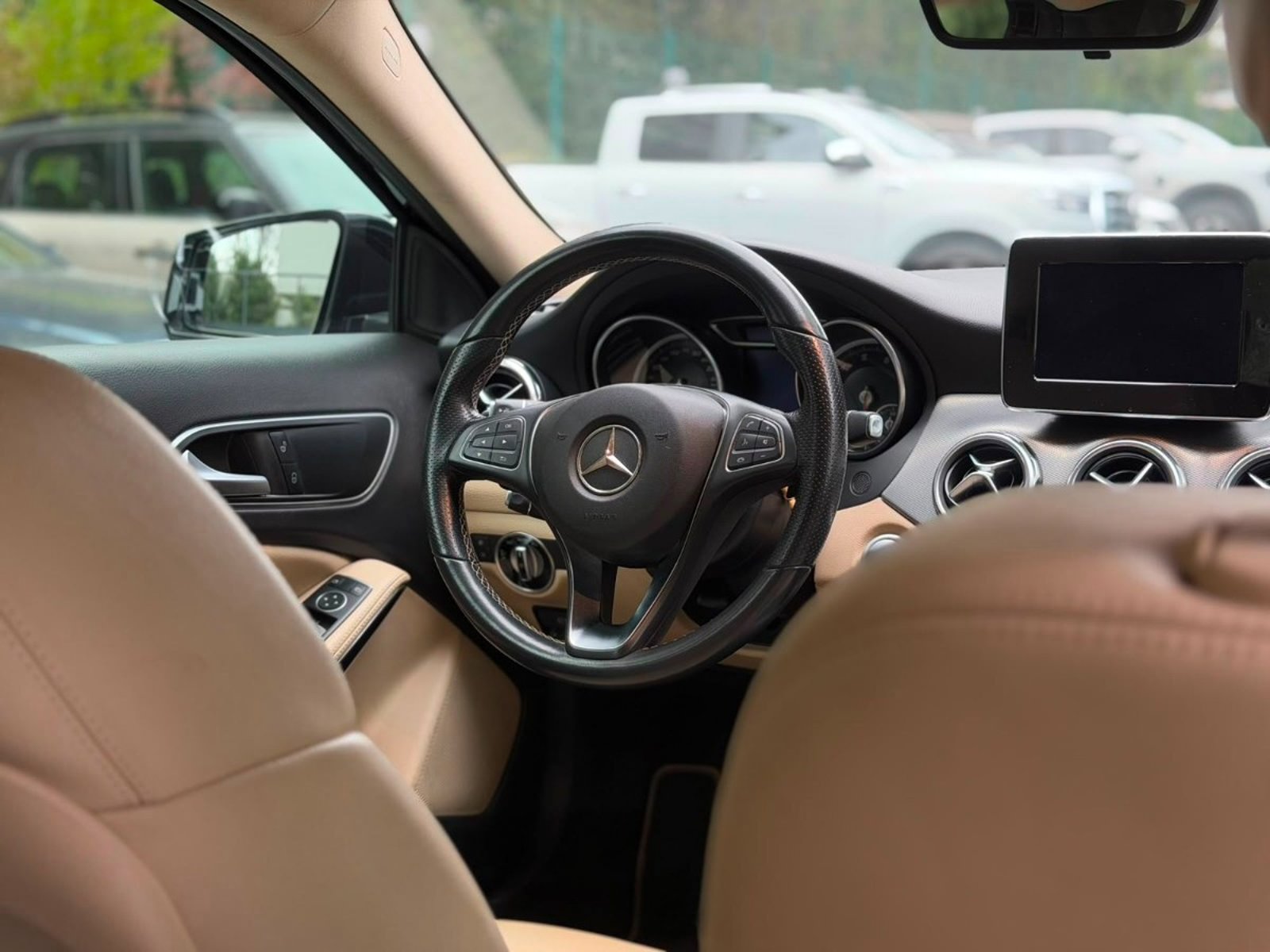 Mercedes-Benz GLA 200 1.6 TURBO 2021 - Imagen 8 de 10