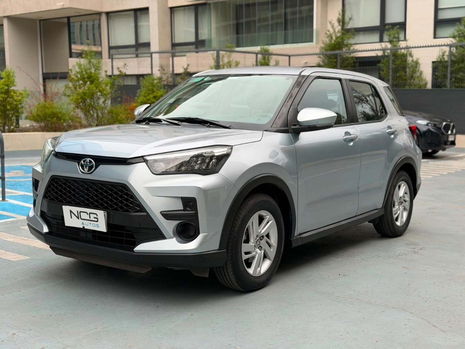Toyota RAIZE E 1.2 AT 2023 - Imagen 3 de 10