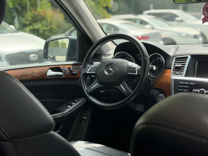 Mercedes-Benz ML 350 4MATIC 3.5 2012 - Imagen 9 de 10