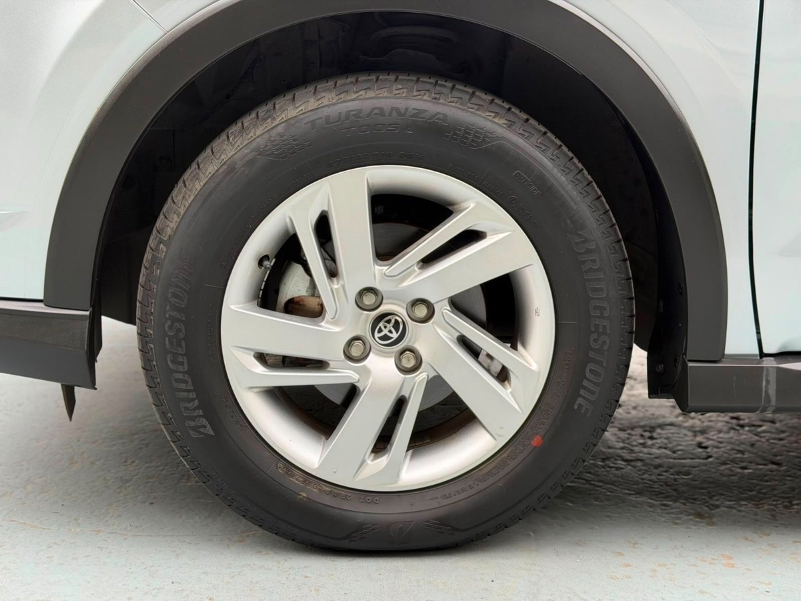 Toyota RAIZE E 1.2 AT 2023 - Imagen 7 de 10