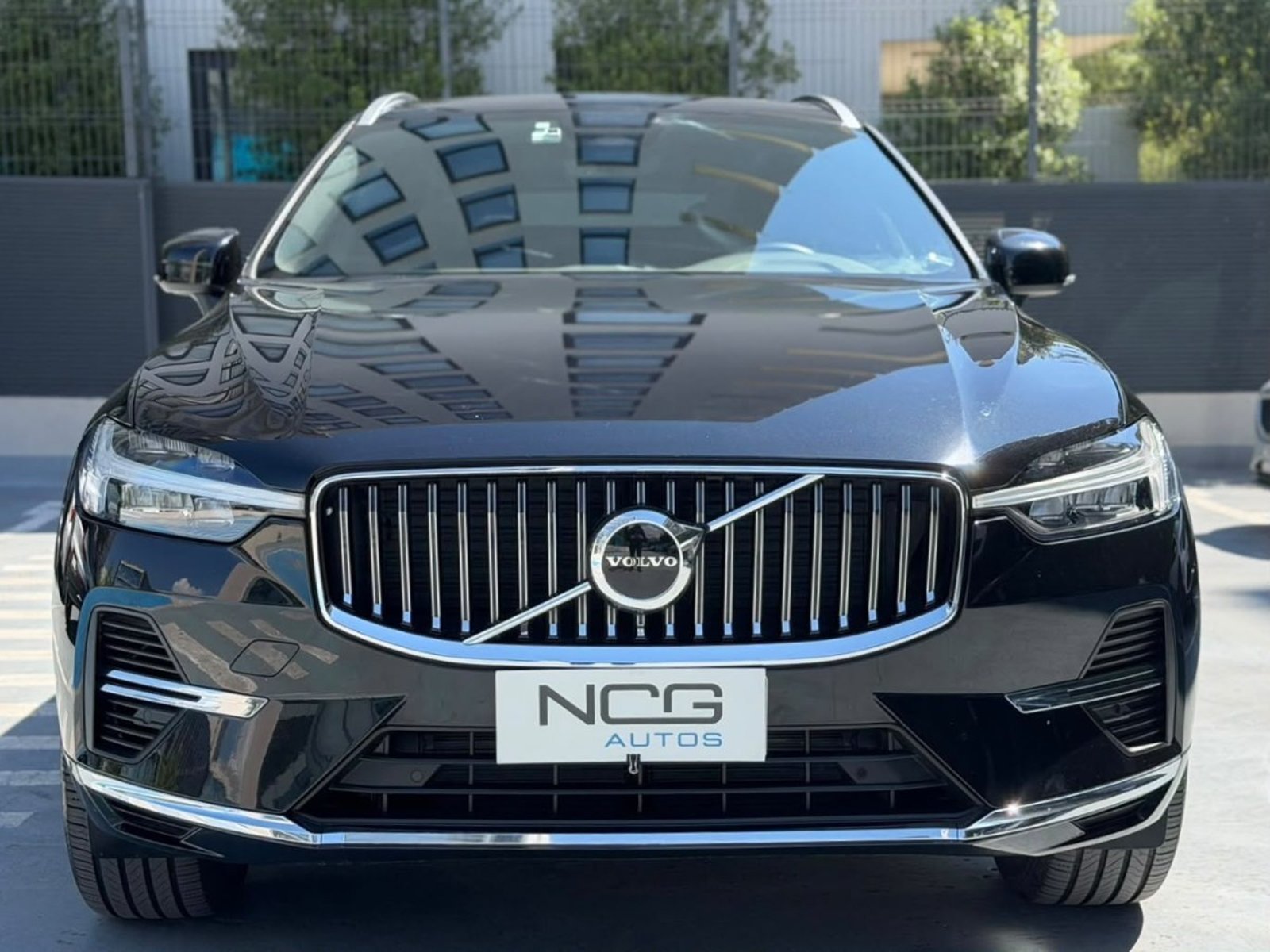 Volvo XC60 T8 PLUS RECHARGE AWD 2024 - Foto 2 de 10