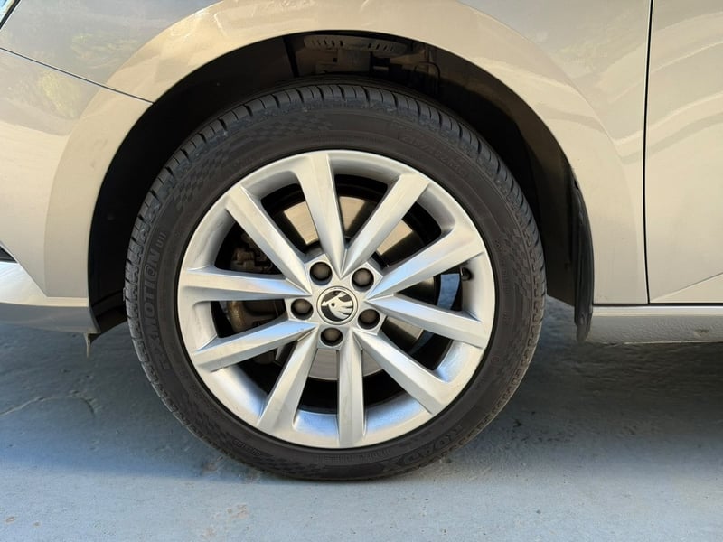 Skoda FABIA STYLE 1.0 TSI MT 2020 - Imagen 7 de 10