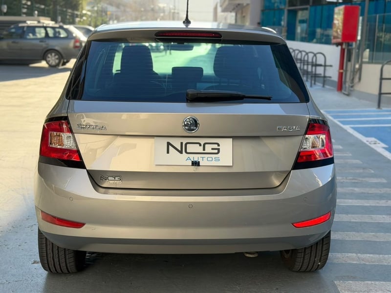 Skoda FABIA STYLE 1.0 TSI MT 2020 - Imagen 5 de 10