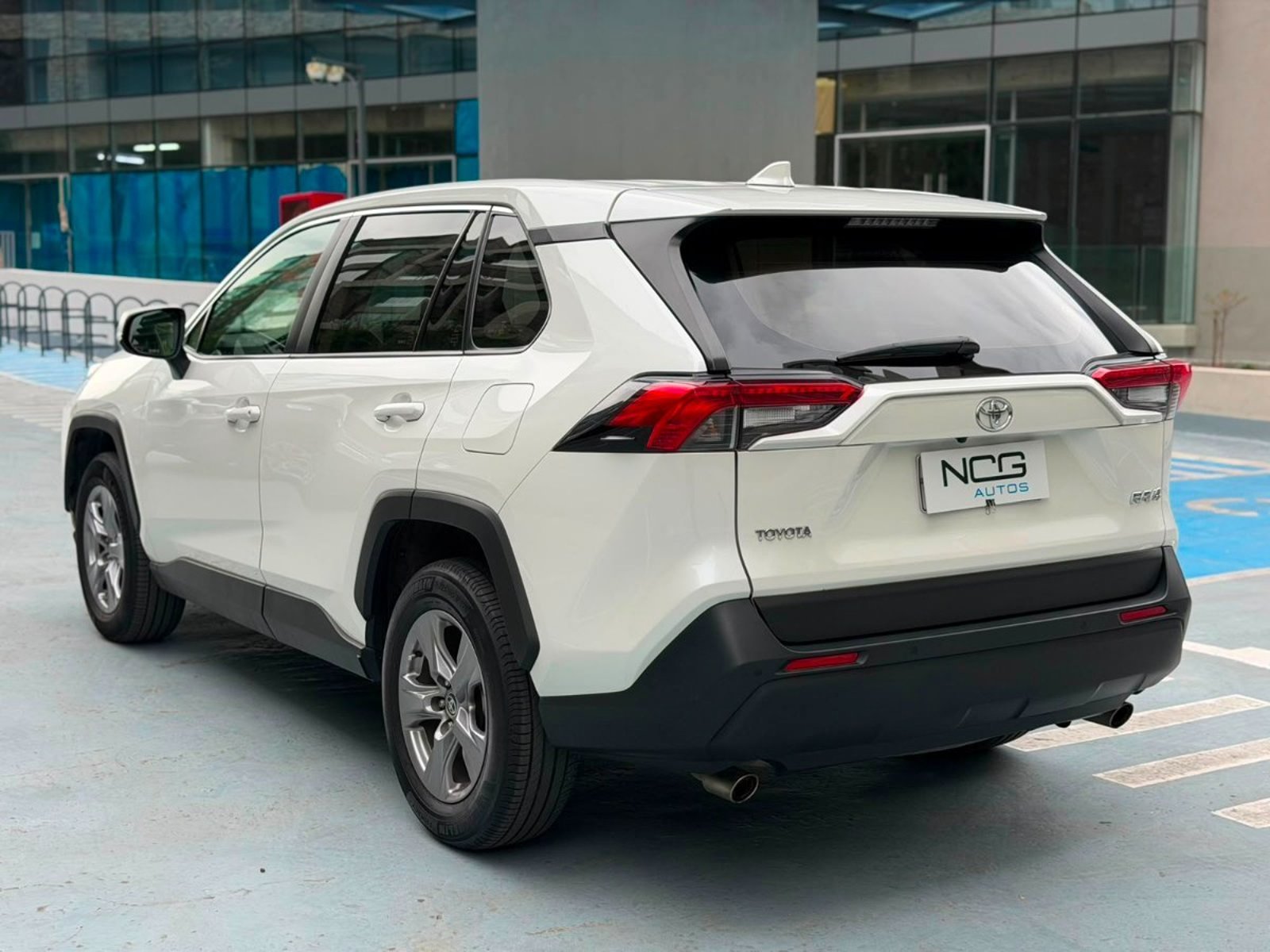 Toyota RAV 4 LE 2.0 AT 2023 - Imagen 6 de 10