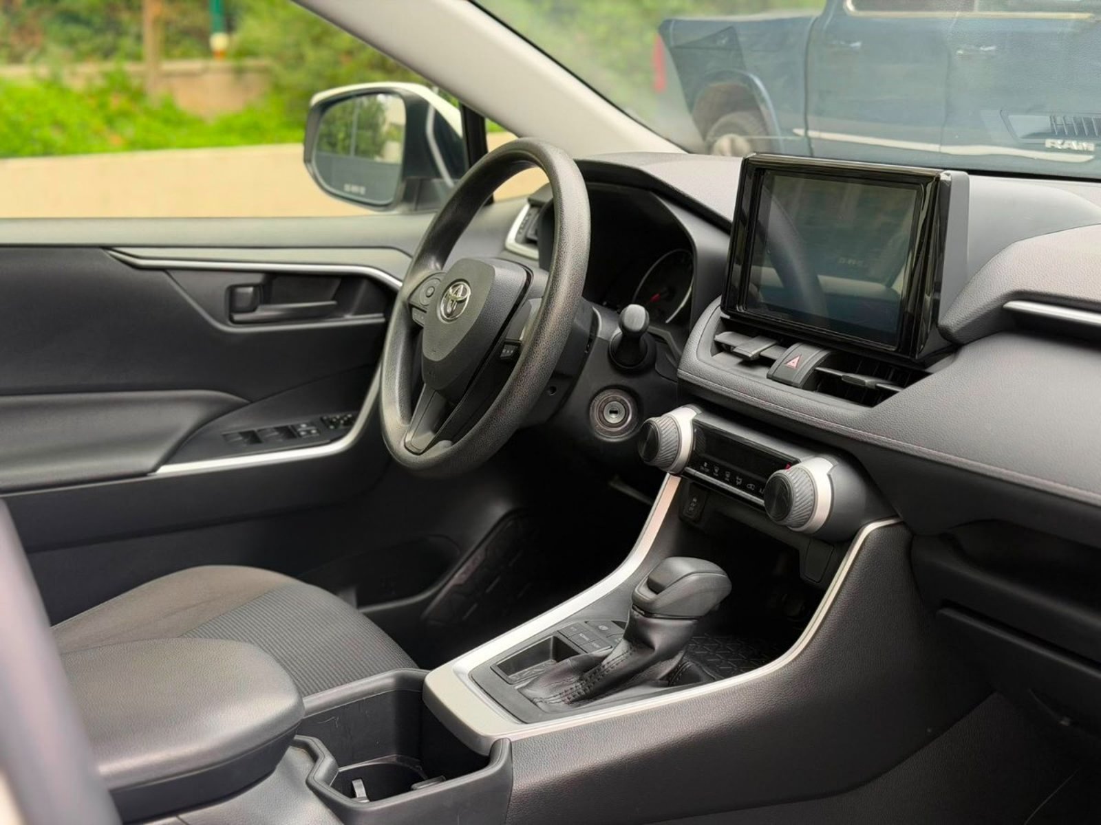 Toyota RAV 4 LE 2.0 AT 2023 - Imagen 8 de 10