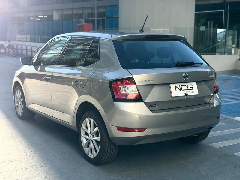 Skoda FABIA STYLE 1.0 TSI MT 2020 - Imagen 6 de 10