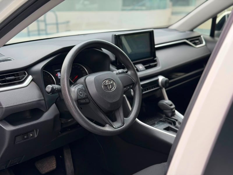 Toyota RAV 4 LE 2.0 AT 2023 - Imagen 7 de 10