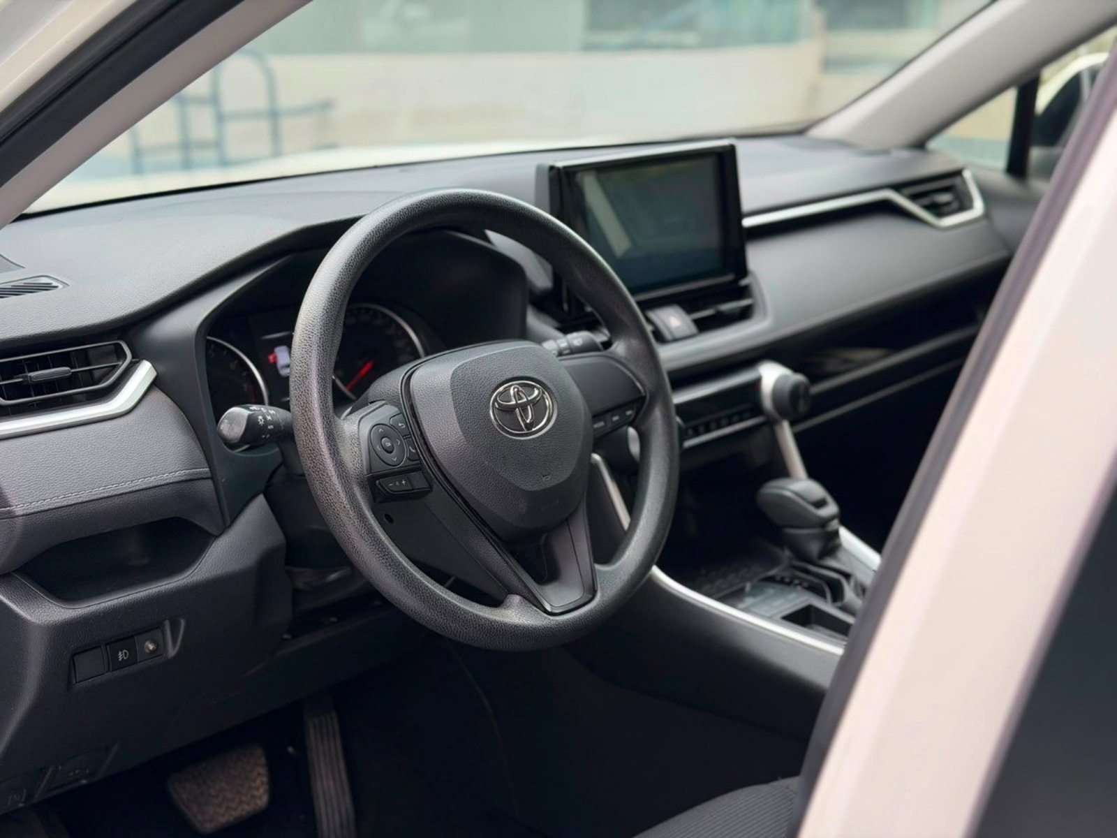 Toyota RAV 4 LE 2.0 AT 2023 - Imagen 7 de 10
