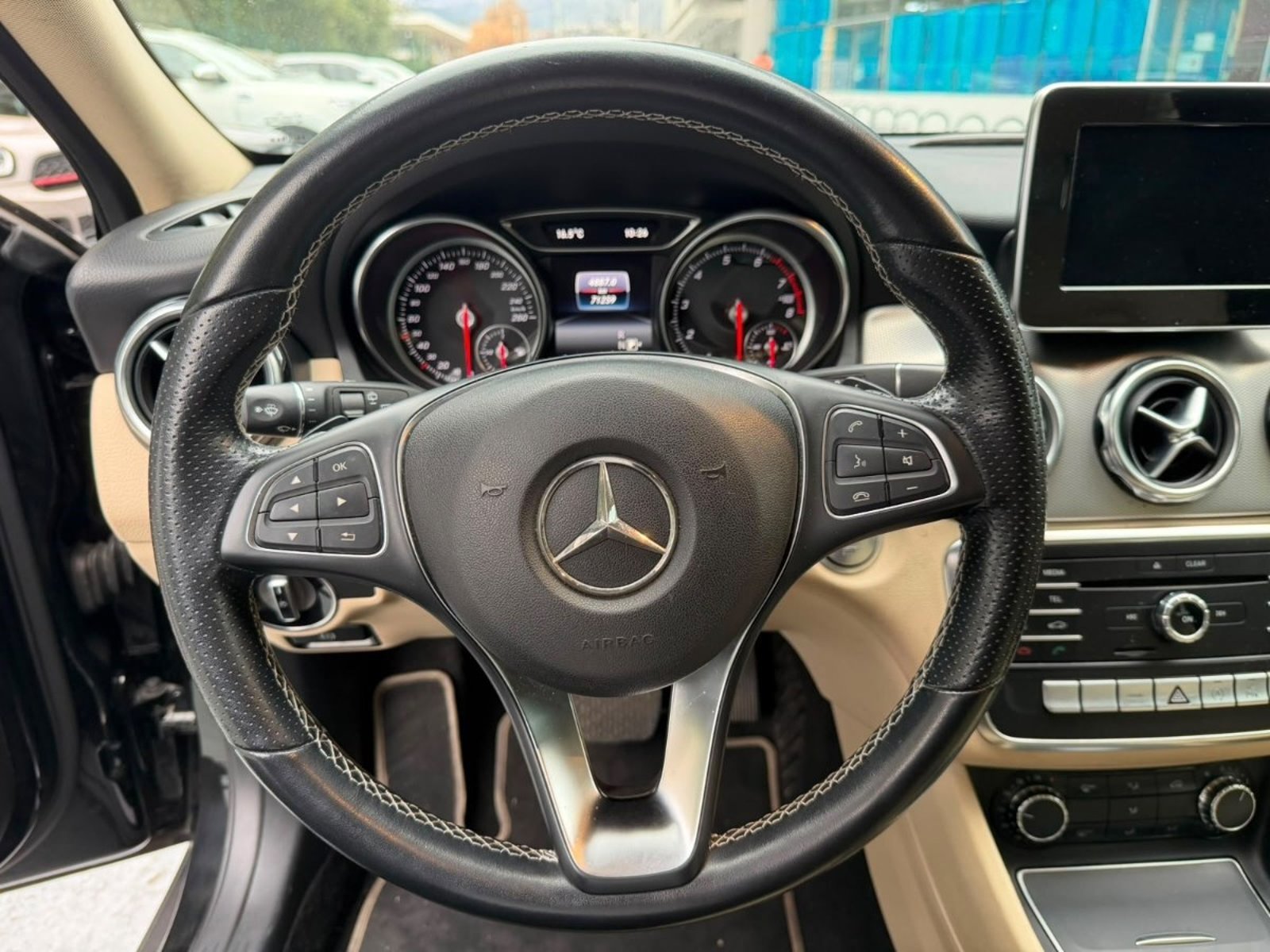Mercedes-Benz GLA 200 1.6 TURBO 2021 - Imagen 10 de 10