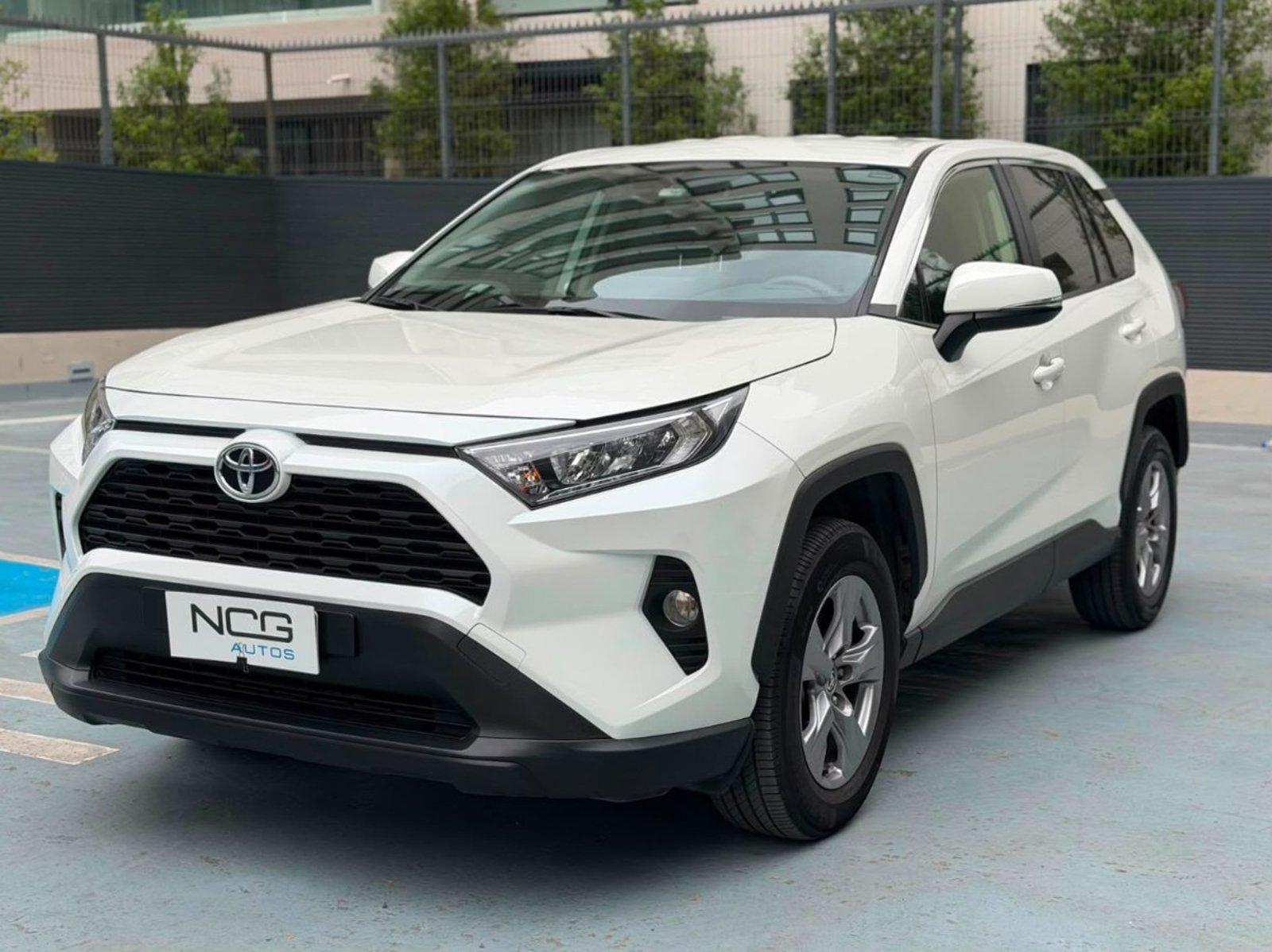 Toyota RAV 4 LE 2.0 AT 2023 - Imagen 3 de 10