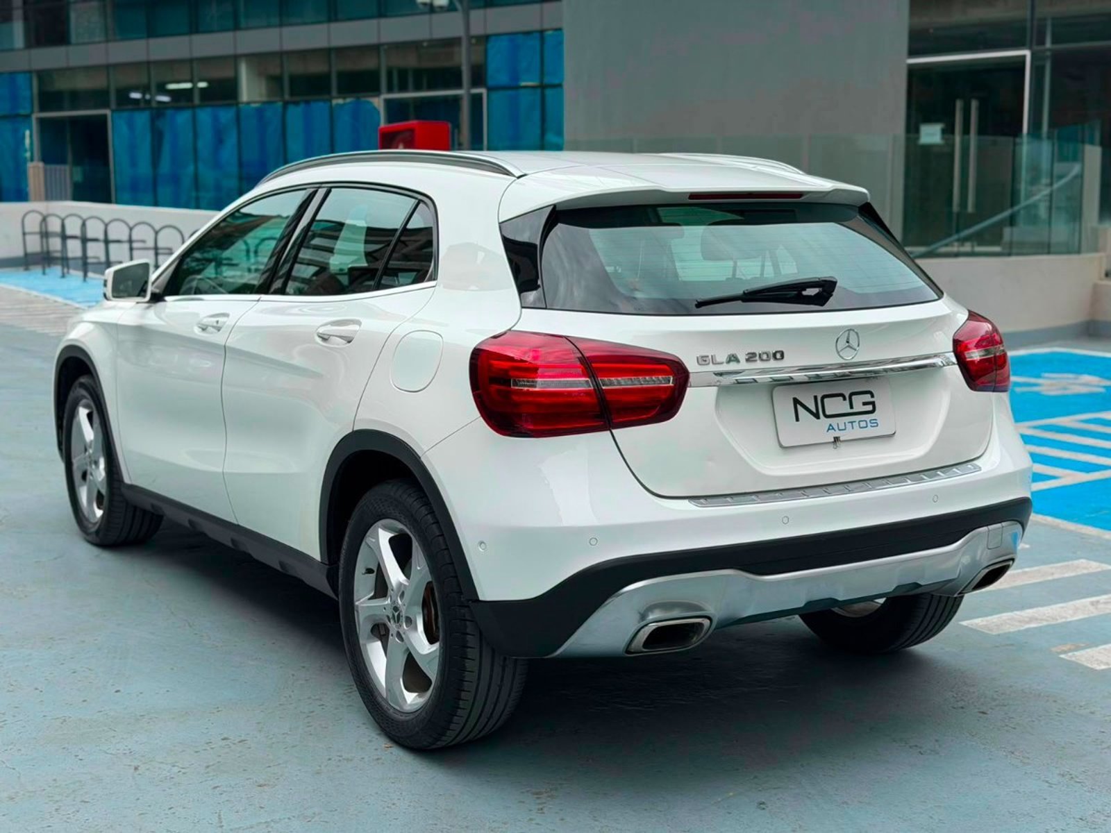 Mercedes-Benz GLA 200 1.6 TURBO DCT 2018 - Imagen 6 de 10