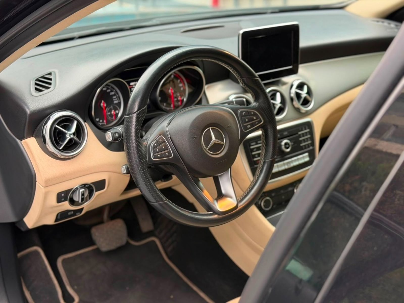 Mercedes-Benz GLA 200 1.6 TURBO 2021 - Imagen 7 de 10