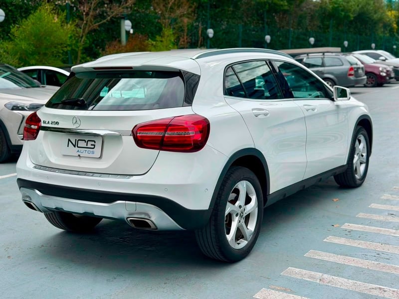 Mercedes-Benz GLA 200 1.6 TURBO DCT 2018 - Imagen 4 de 10