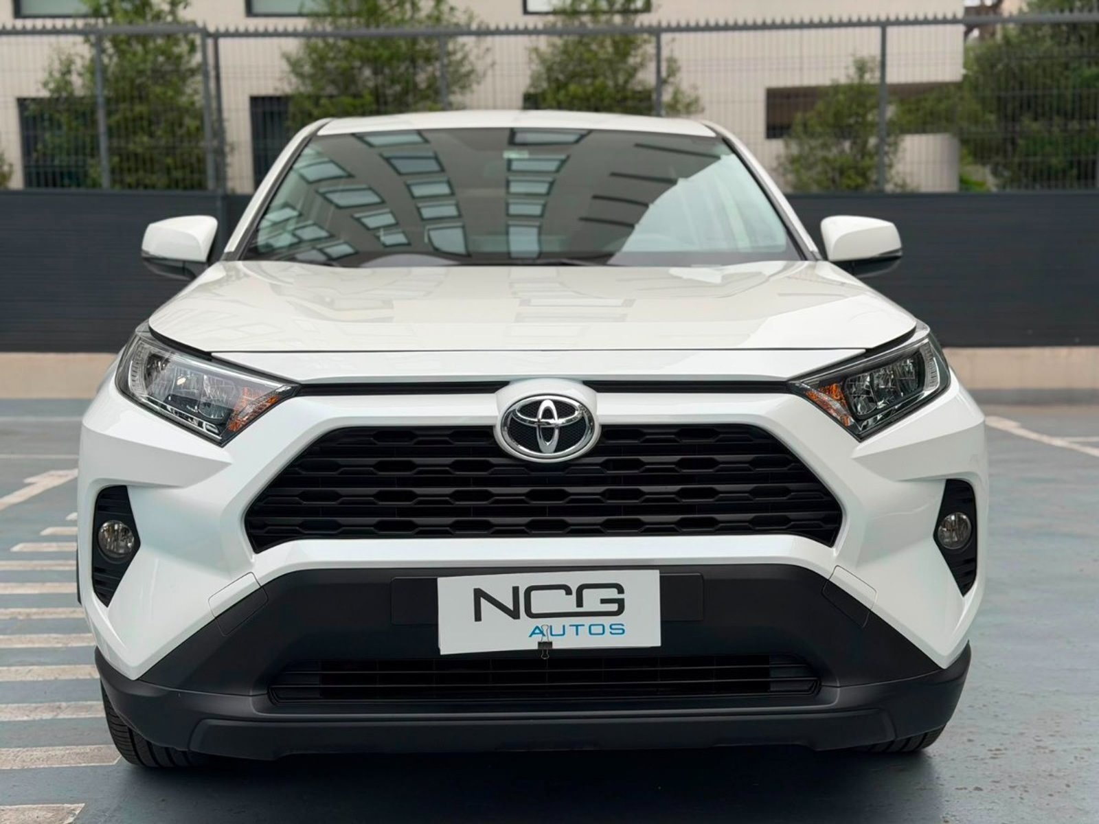 Toyota RAV 4 LE 2.0 AT 2023 - Foto 2 de 10