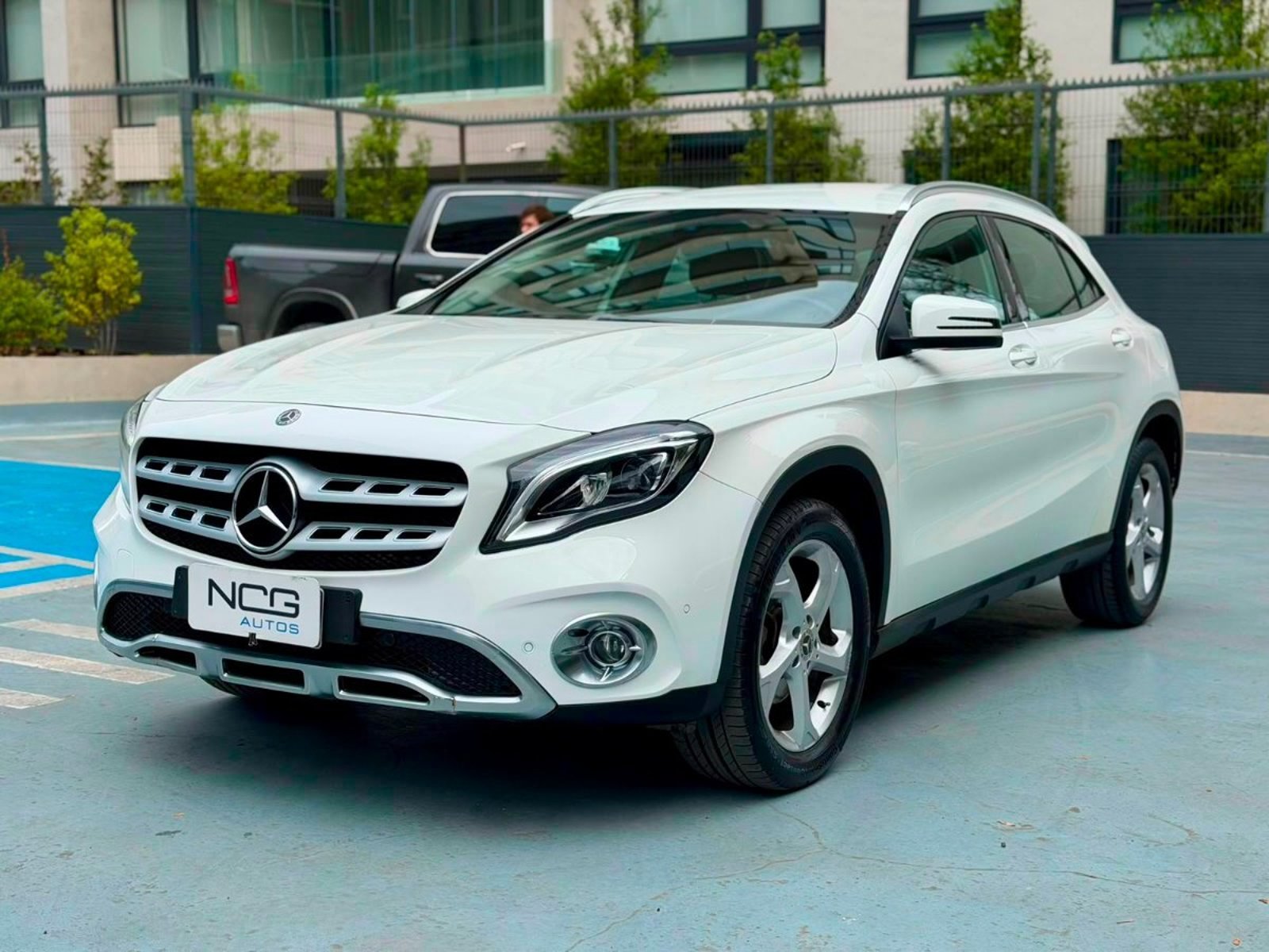 Mercedes-Benz GLA 200 1.6 TURBO DCT 2018 - Imagen 3 de 10