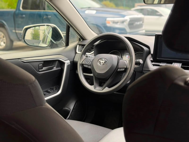 Toyota RAV 4 LE 2.0 AT 2023 - Imagen 9 de 10