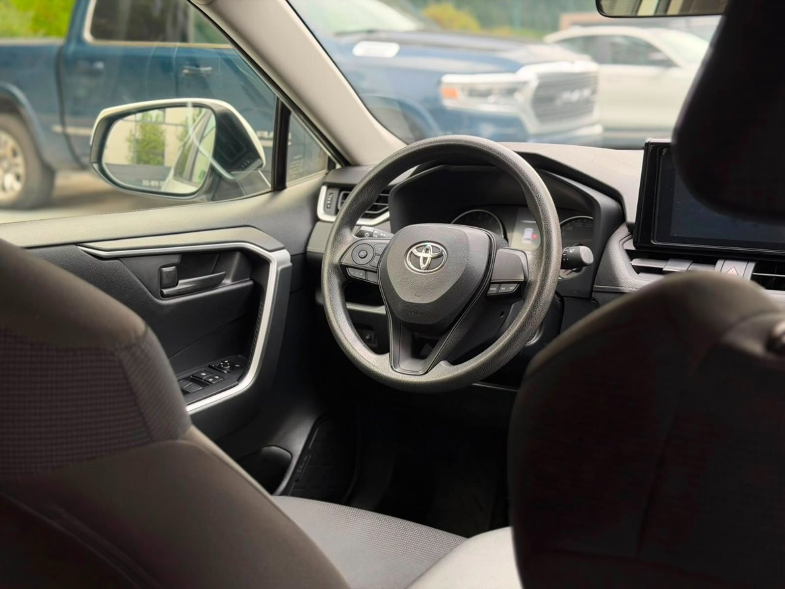 Toyota RAV 4 LE 2.0 AT 2023 - Imagen 9 de 10
