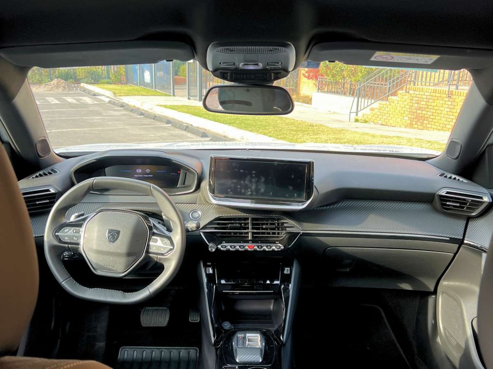 Peugeot 2008 Allure Pack BlueHDi 130 EAT8 2024 - Imagen 9 de 13