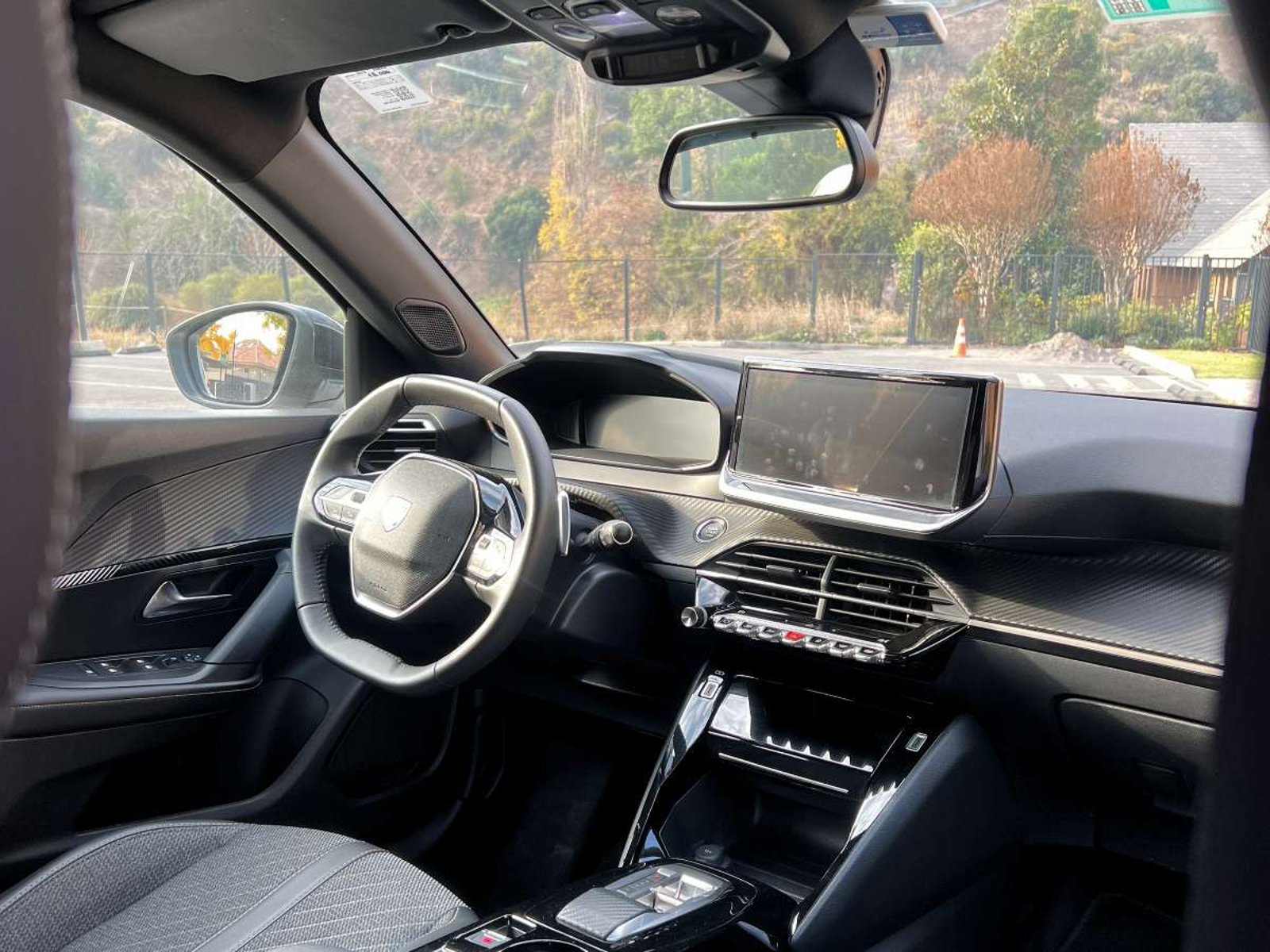 Peugeot 2008 Allure Pack BlueHDi 130 EAT8 2024 - Imagen 8 de 13