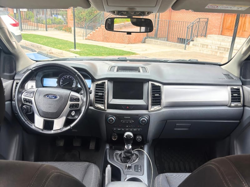 Ford RANGER XLT 3.2 4x4 AT 2019 - Imagen 8 de 9