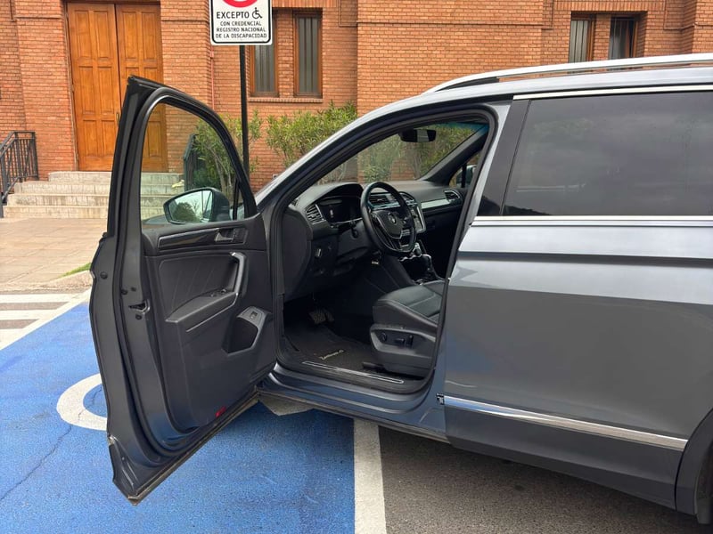 Volkswagen TIGUAN Comfortline 2.0 TSI 4Motion 2019 - Imagen 7 de 10