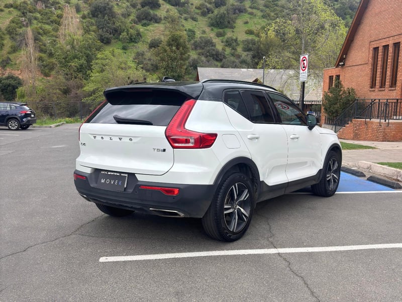 Volvo XC40 T5 R-Design AWD 2018 - Imagen 4 de 9