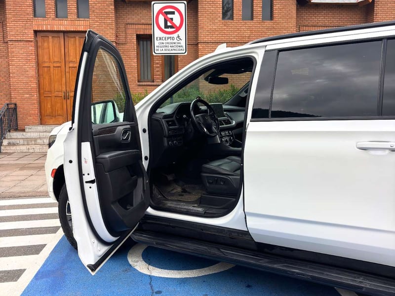 Chevrolet SUBURBAN Z71 5.3 V8 4x4 2021 - Imagen 7 de 10