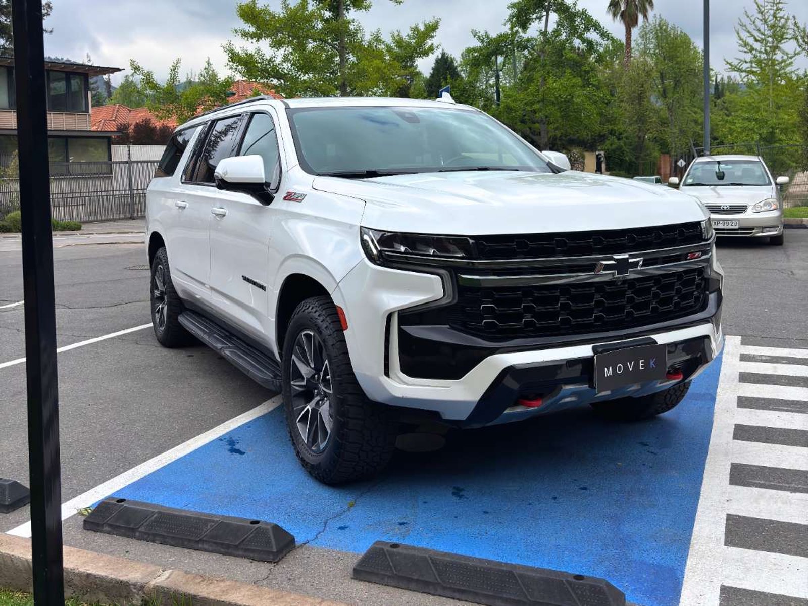 Chevrolet SUBURBAN Z71 5.3 V8 4x4 2021 - Foto 3 de 10