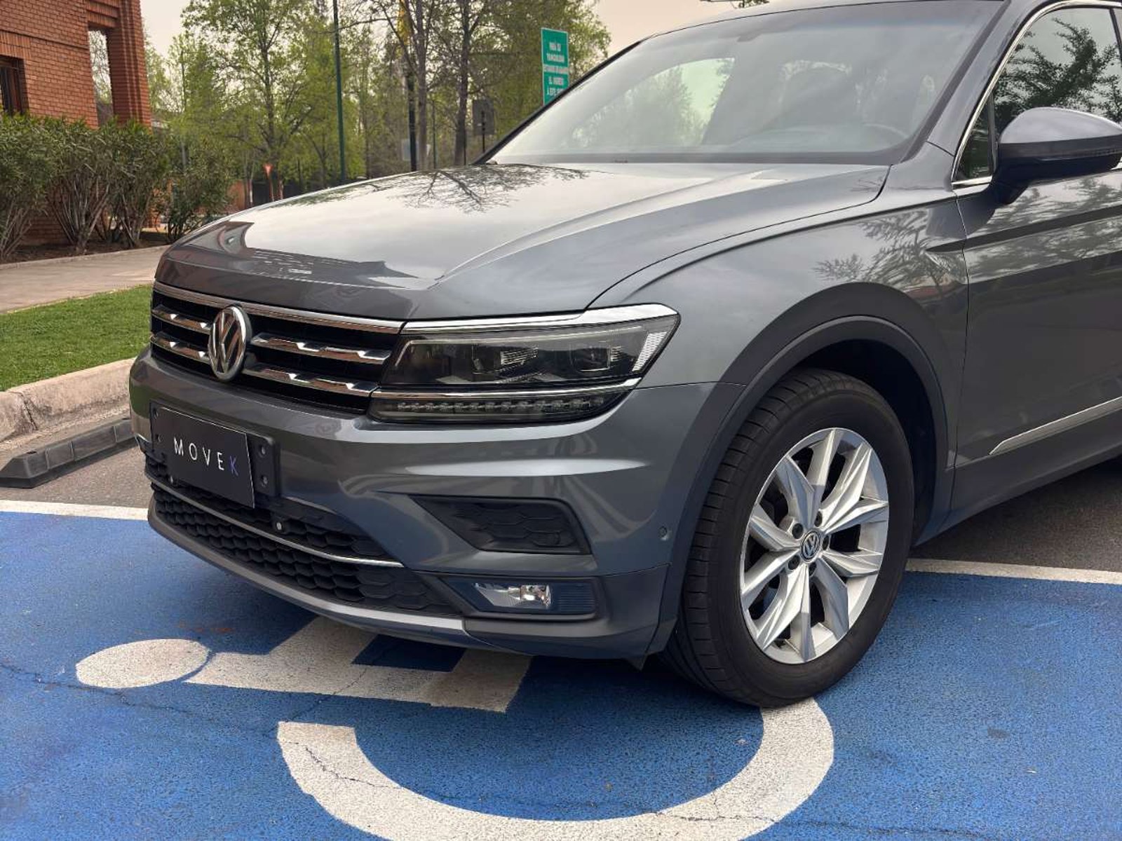 Volkswagen TIGUAN Comfortline 2.0 TSI 4Motion 2019 - Foto 2 de 10