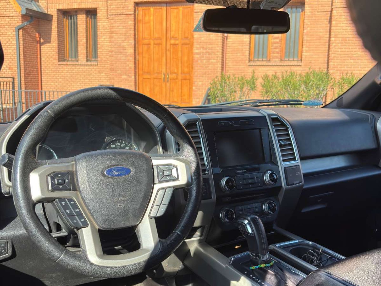 Ford F150 LARIAT LUXURY 4X4 5.0 AUT 2015 - Imagen 9 de 11