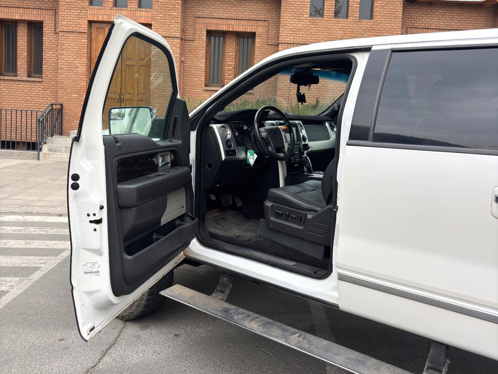 Ford F150 PLATINUM 4X4 3.5 AUT 2015 - Imagen 9 de 14