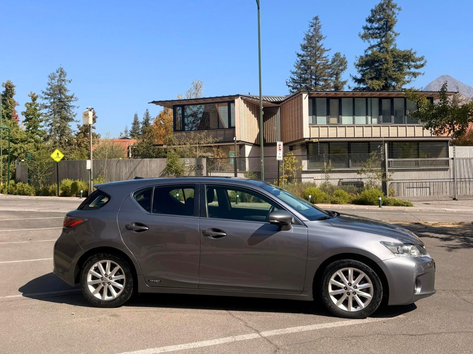 Lexus CT200H 2012 - Imagen 5 de 14