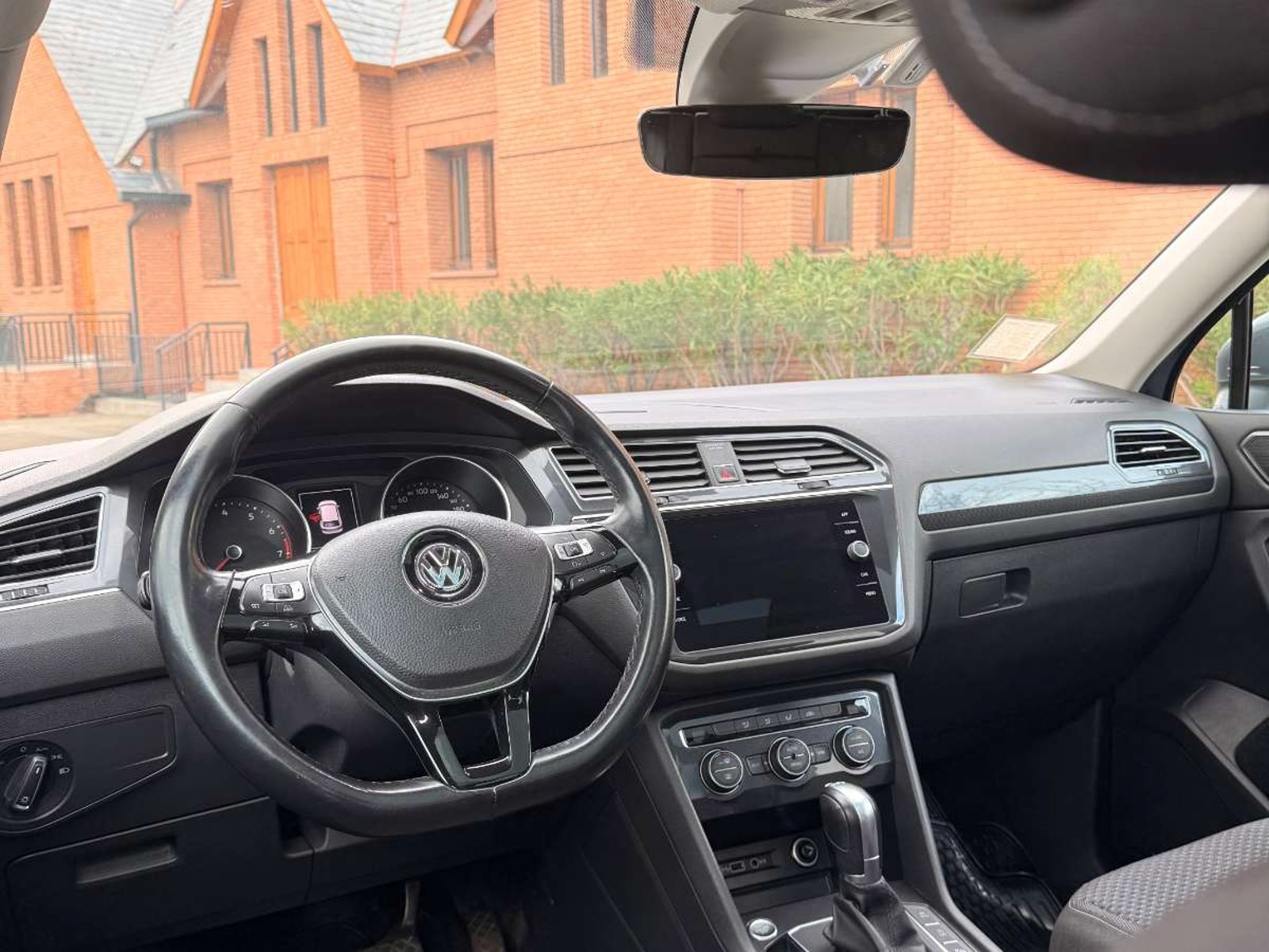 Volkswagen TIGUAN 2018 - Imagen 8 de 10