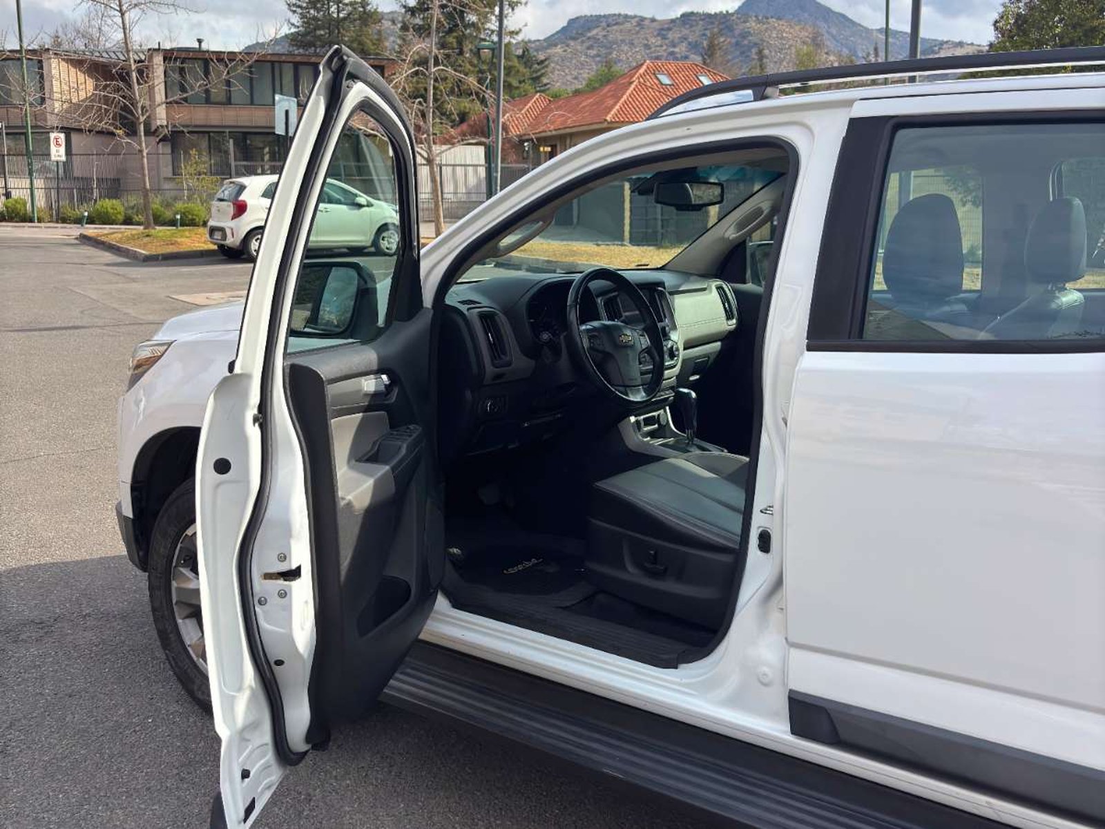 Chevrolet COLORADO DCAB 4X4 2.8 AT HC 2021 - Imagen 8 de 11