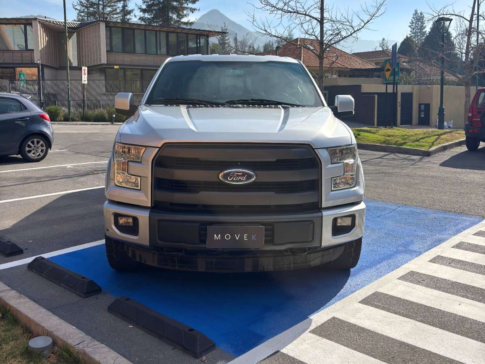 Ford F150 LARIAT LUXURY 4X4 5.0 AUT 2015 - Foto 3 de 11