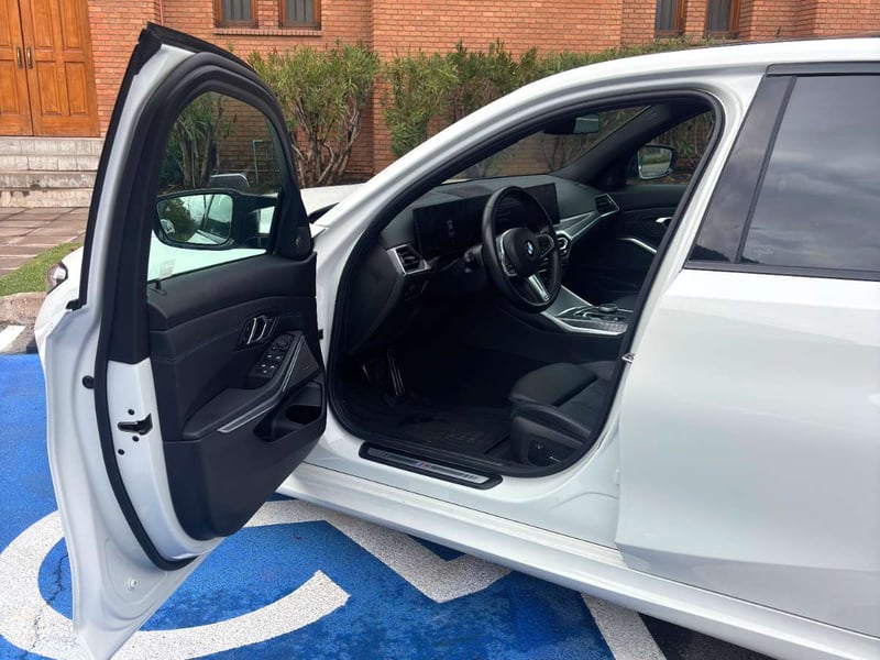 BMW M340i 2025 - Imagen 7 de 10